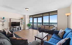 Oversized 3-Bedroom Floorplan With Amazing Panoramic Views